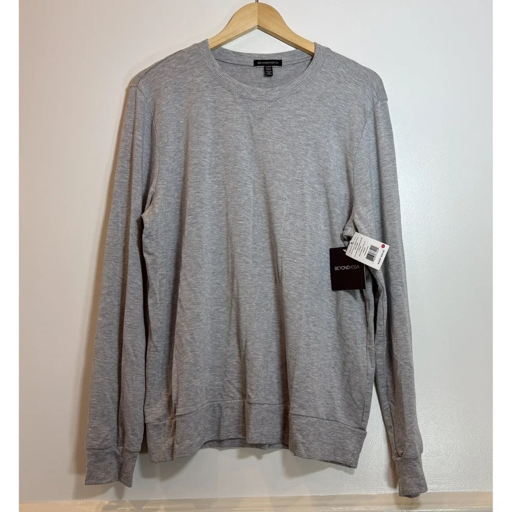 NWT Beyond Yoga Mens Medium Heather Gray Crewneck Sweatshirt Soft Lounge Comfort
